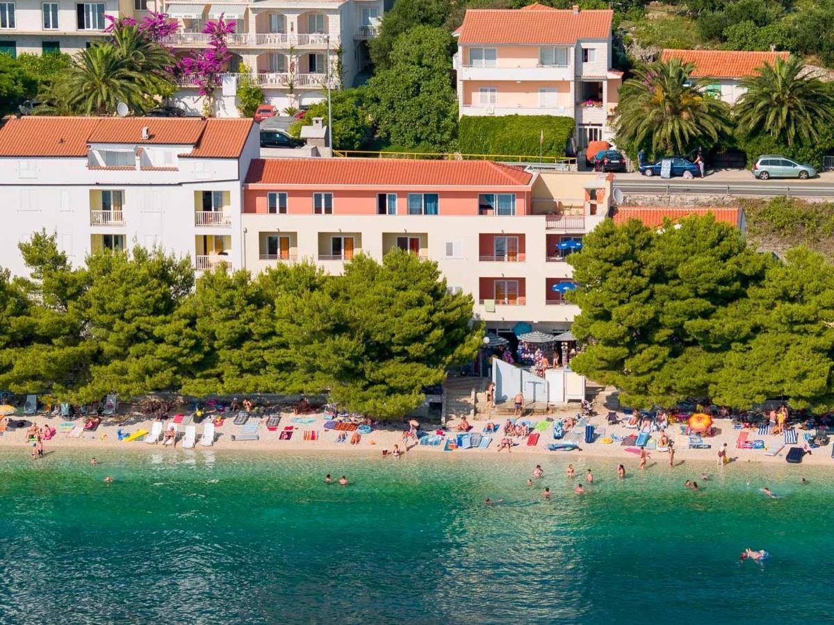 Apartments Promenada - Beachfront Tučepi Esterno foto