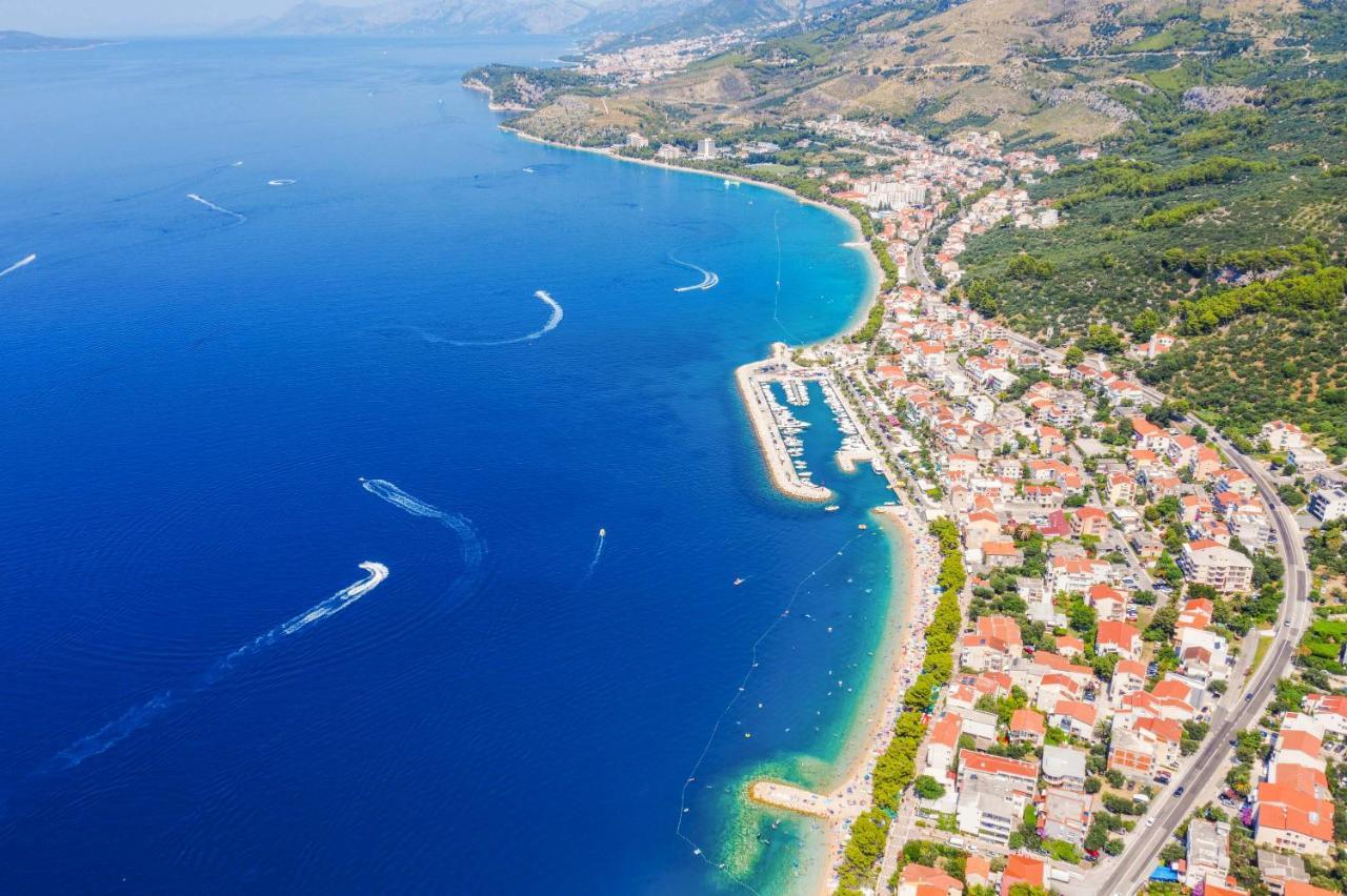 Apartments Promenada - Beachfront Tučepi Esterno foto
